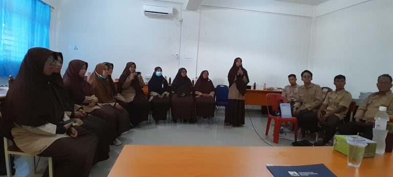 Pelatihan Bahasa Inggris Untuk Guru di SD Juara Batam