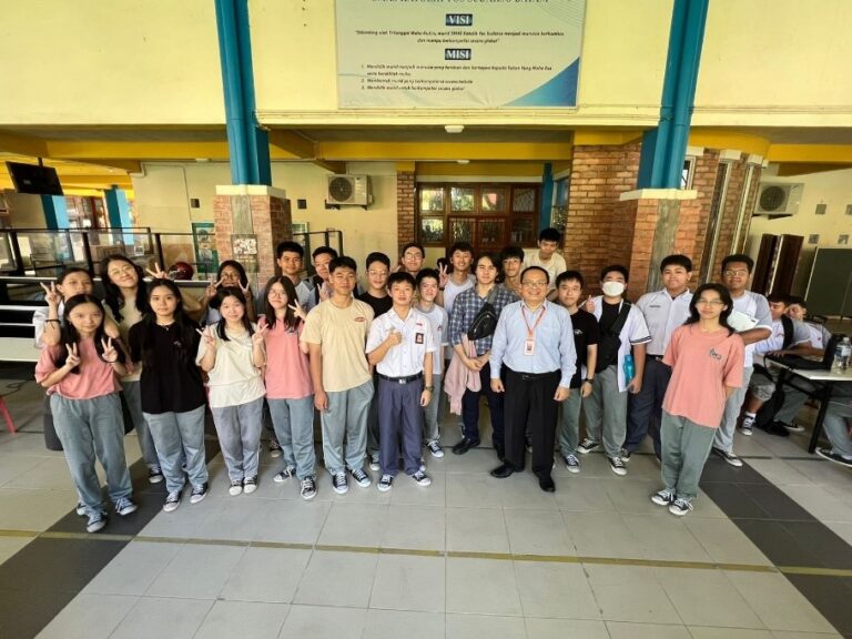 Program Studi Sistem Informasi melakukan vokasi dan kerja sama di SMA Yos Sudarso Batam