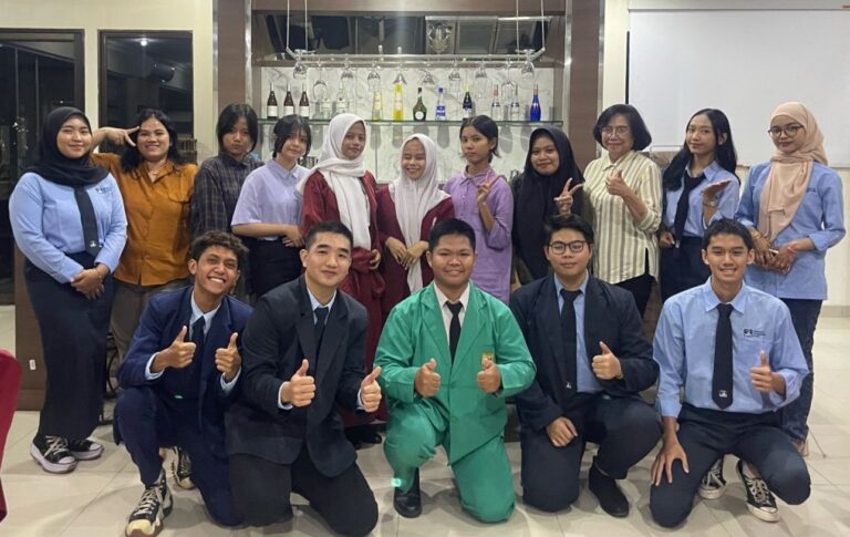 Pelatihan Prakerja “Chic Etiquette” Universitas Internasional Batam: Persiapkan Diri Tampil Stylish dan Berkelas