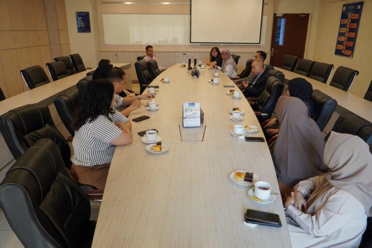 Penandatanganan MoU dan MoA oleh SociopreneurID dengan Universitas Internasional Batam, Bersamaan dengan Kunjungan ke Lokasi PKM Kampung Tua Bakau Serip