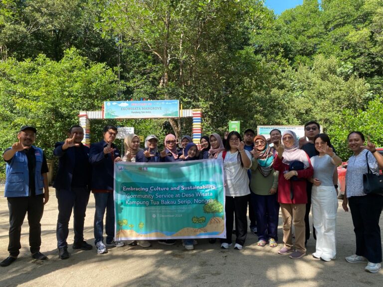 Community Service by Students of the Master of Management Program Batch 23 of Universitas Internasional Batam with the Concept of Community Based Tourism (CBT)