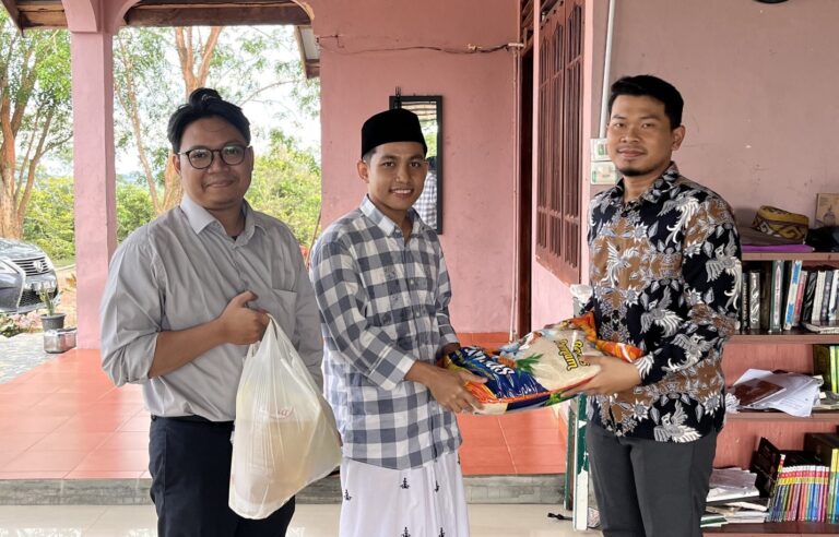 Sinergi UIB dalam PkM Perkuat Nilai Sosial dan Edukasi di Pondok Pesantren Tahfidzul Quran Rotibul Kaunain