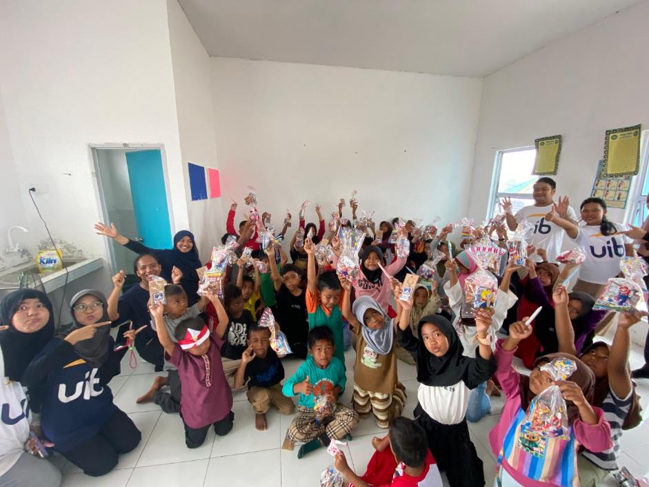 A group of children in a room AI-generated content may be incorrect.