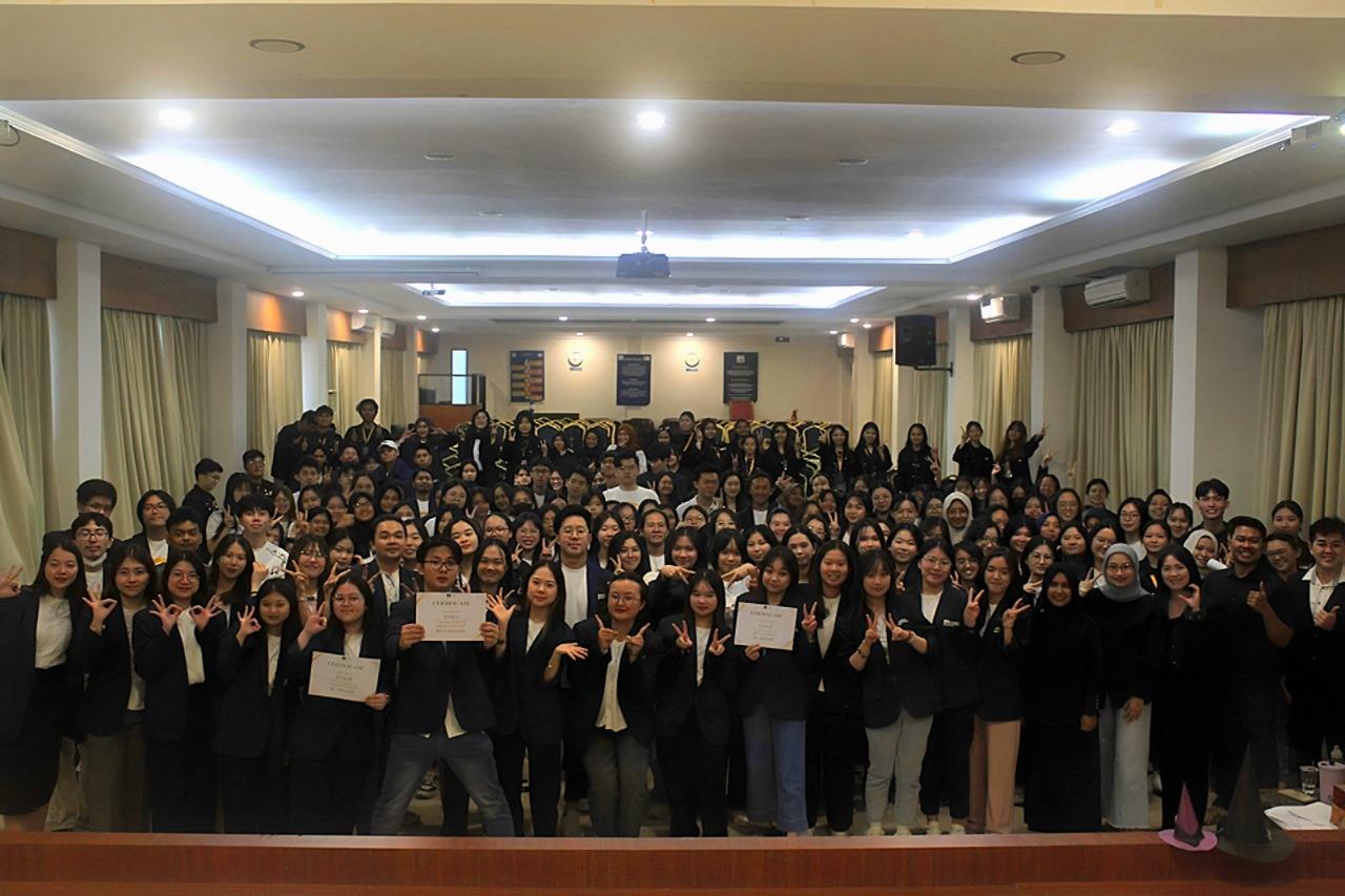 A group of people in a room AI-generated content may be incorrect.