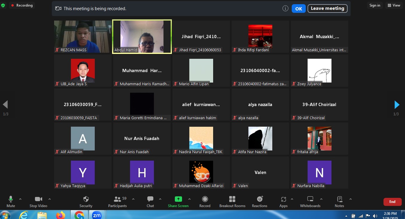 A screenshot of a video chat

Description automatically generated