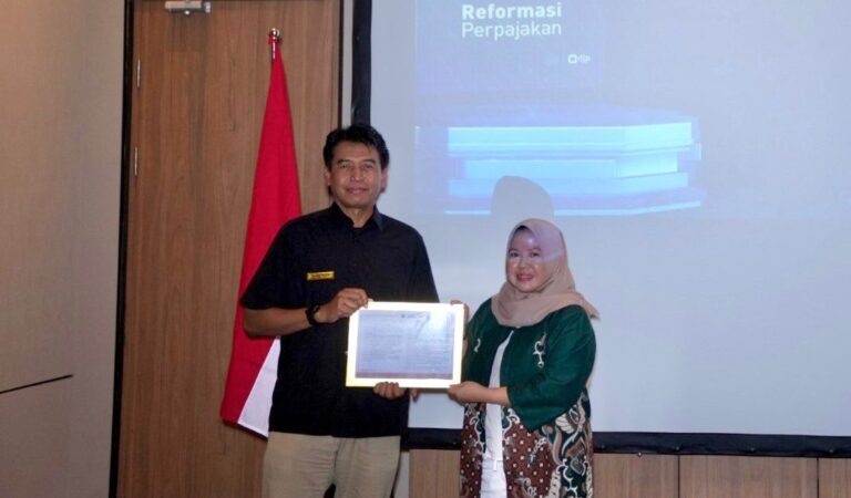 Universitas Internasional Batam Sukses Mendapatkan Penghargaan dari Kantor Wilayah Direktorat Jenderal Pajak Kepulauan Riau