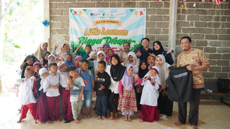 ELE for Community: Creative English Learning for Young Learners at Sanggar Belajar Tunas Harapan Batam