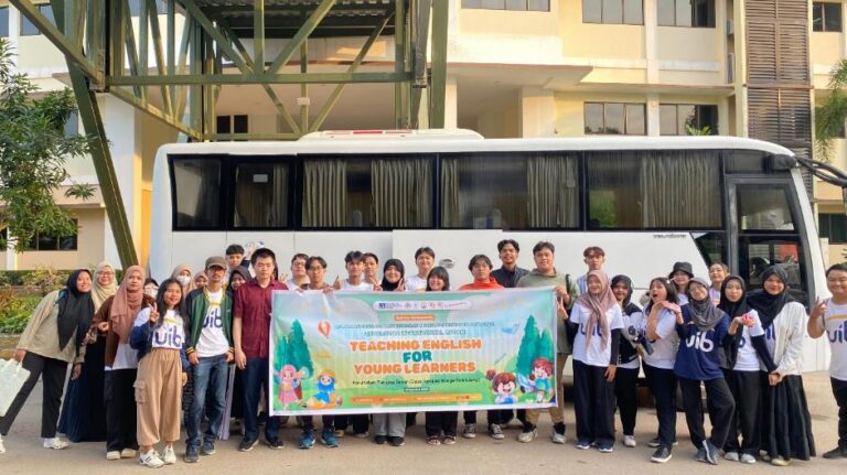 Hadirkan Pembelajaran dan Pendampingan bagi Masyarakat Rempang Eco City (PkM Kolaborasi antara FIP, FBM dan FKS UIB)