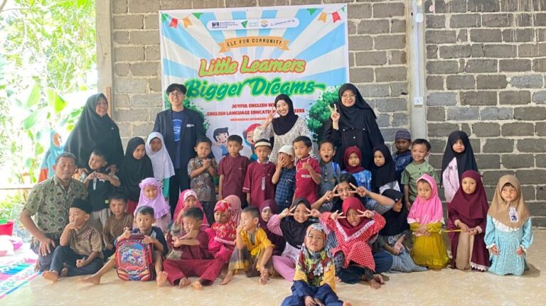 ELE for Community: Interactive English Learning for Young Learners at Sanggar Belajar Tunas Harapan Batam