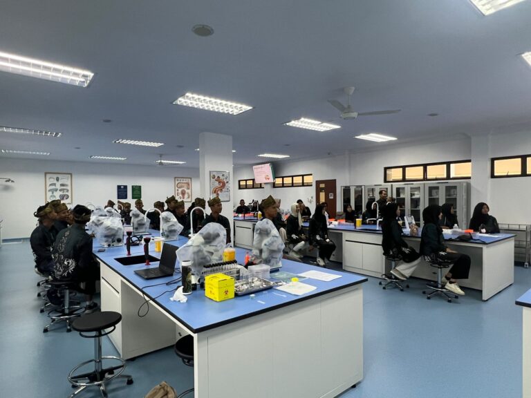 Open House Tim Paskibraka Kabupaten Siak ke Prodi Biologi Universitas Internasional Batam