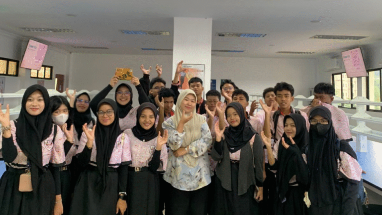 Siswa SMK MHS dan SMA Kalista Batam Hadiri Open House Prodi Gizi UIB