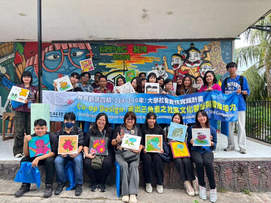 A group of people holding signs

AI-generated content may be incorrect.