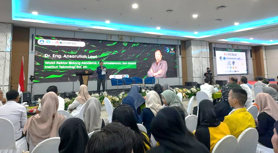 A group of people sitting in chairs in front of a large screen

AI-generated content may be incorrect.