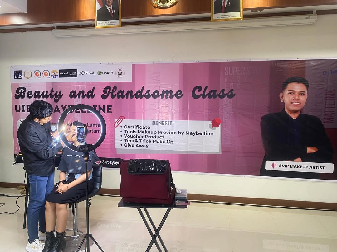 A person standing in front of a banner

AI-generated content may be incorrect.