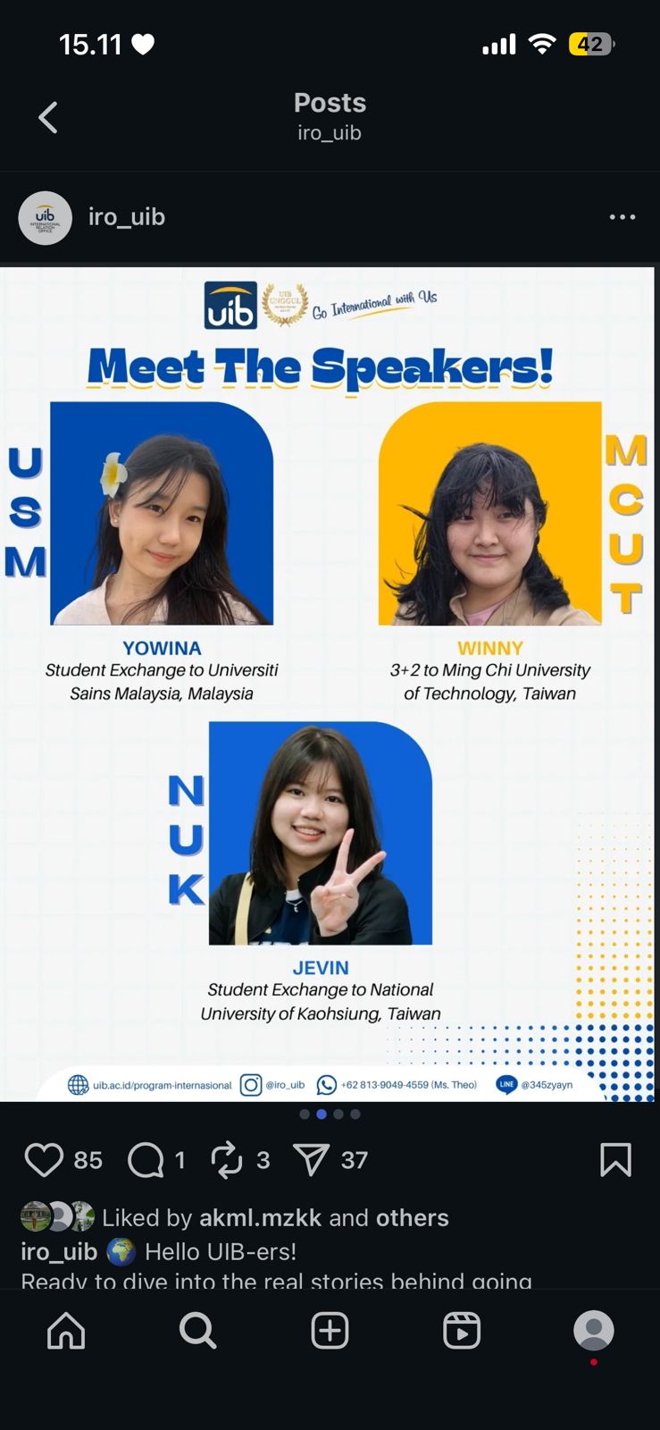 A group of girls with different colored squares

Description automatically generated