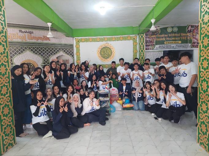 A group of people posing for a photo

AI-generated content may be incorrect.