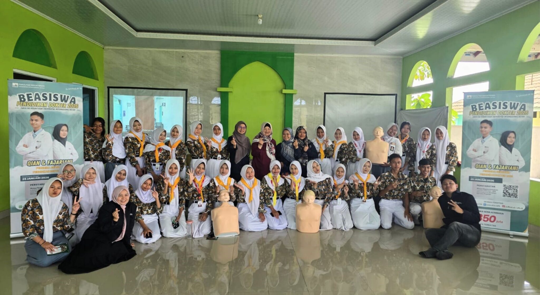 Fakultas Kedokteran Universitas Internasional Batam Hadir di 33 Sekolah di Jabodetabek untuk Mengenalkan Dunia Kedokteran, Beasiswa, dan Basic Life Support