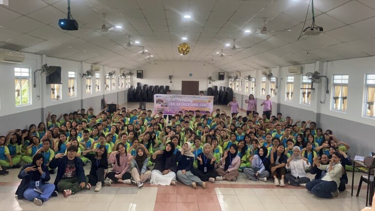 Class Meeting Penuh Keseruan: English Educational Games PBI UIB di SMA Tunas Baru Jin Seung Batam