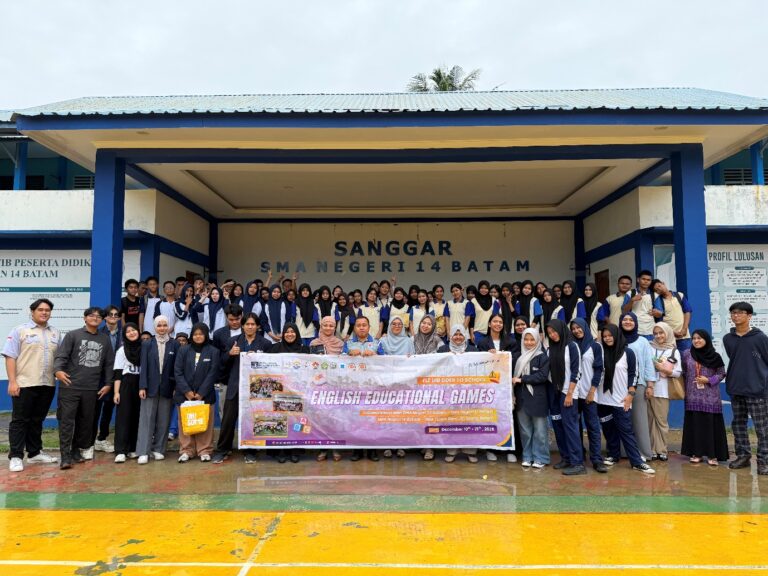 Belajar Bahasa Inggris dengan Cara Menyenangkan melalui English Educational Games PBI UIB di SMA Negeri 14 Batam