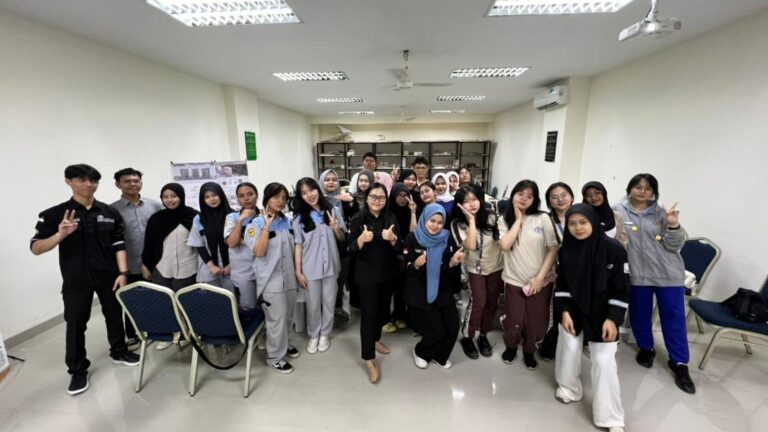 Eksplorasi Dunia Arsitektur melalui Architecture Studio Day di UIB Immersion Day 2026