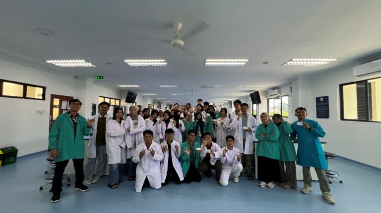 Prodi Biologi UIB Ajak Siswa SMA Pahami Golongan Darah Melalui “Ngelab Bareng #3”