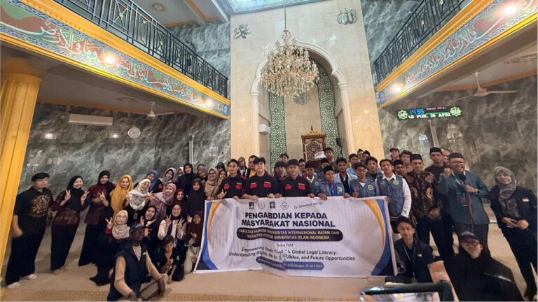 Sukses Laksanakan PkM Nasional: UIB dan UII Perkuat Literasi Hukum Global bagi Generasi Muda Tanjung Uma