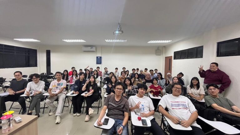 Kuliah Praktisi Pengembangan Video Game Hadirkan Game Developer Innersight dari Bandung