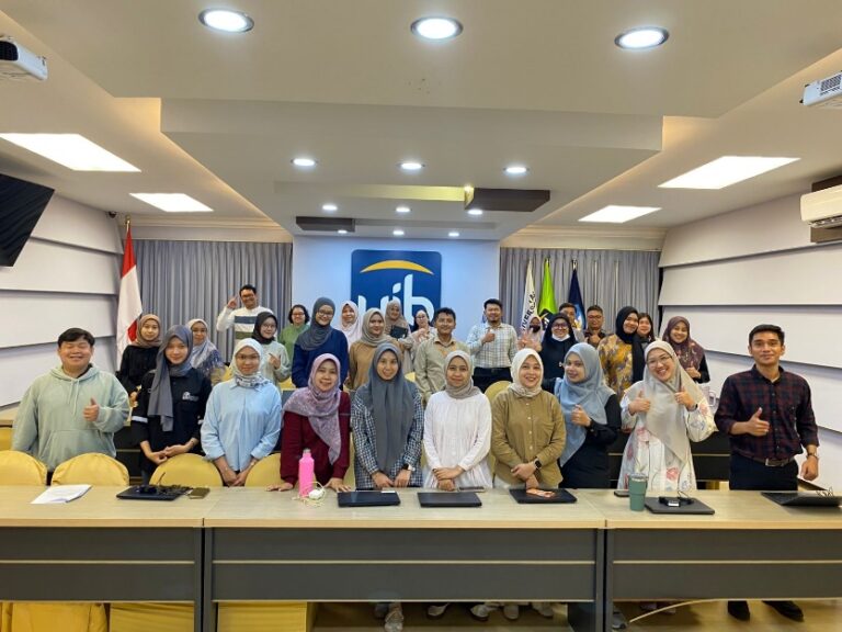 LPPM UIB Gelar Seminar Research Kickstart: Bekali Dosen dengan Strategi Memulai Penelitian dan Menembus Jurnal Internasional Bereputasi