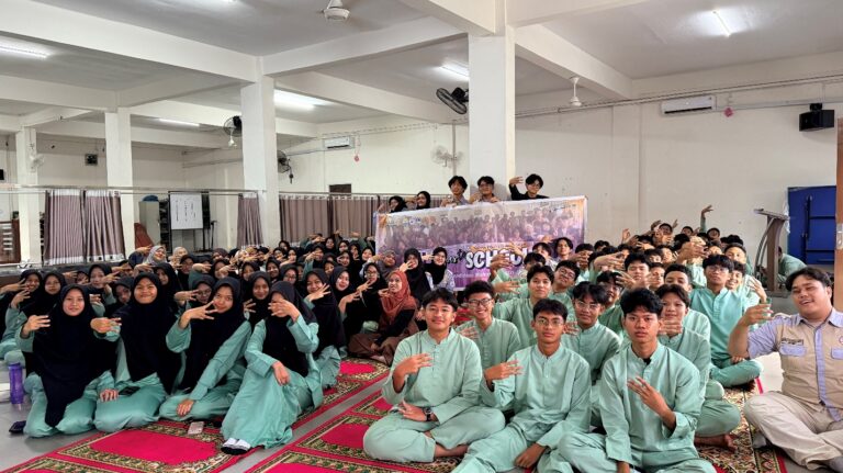 ELE Goes to School 2026: English Video Meme Challenge Hadirkan Pembelajaran Bahasa Inggris yang Kreatif di SMA IT Ulil Albab Batam