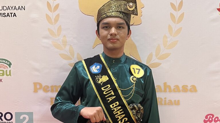 ELE UIB Student Becomes Top 10 Finalist in Duta Bahasa Kepulauan Riau 2026