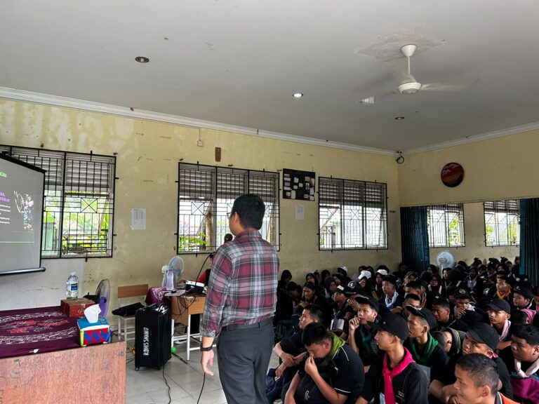 MPLS SMA Negeri 17 Batam: Program Studi Teknologi Informasi Universitas Internasional Batam Mengedukasi Siswa tentang Dampak Negatif Kecanduan Gim Daring