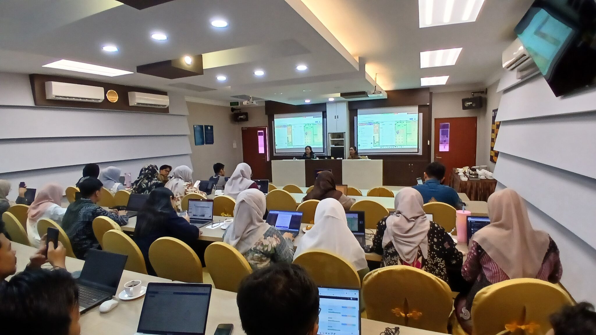 Tingkatkan Kualitas Pembelajaran, UIB Gelar Workshop Penyusunan Asesmen dan Evaluasi Berbasis Capaian