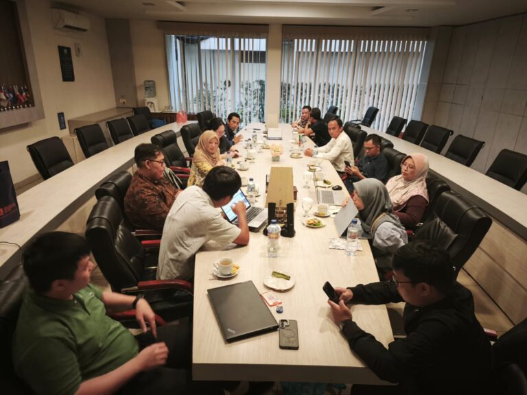 FIK UIB dan UTeM Perkuat Kolaborasi Riset dan Studi Lanjut Dosen