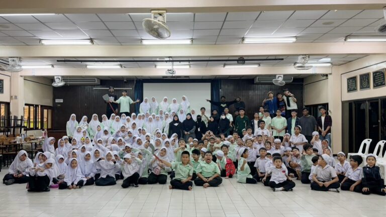 Mahasiswa PBI UIB Jalani International Teaching Internship di Thailand
